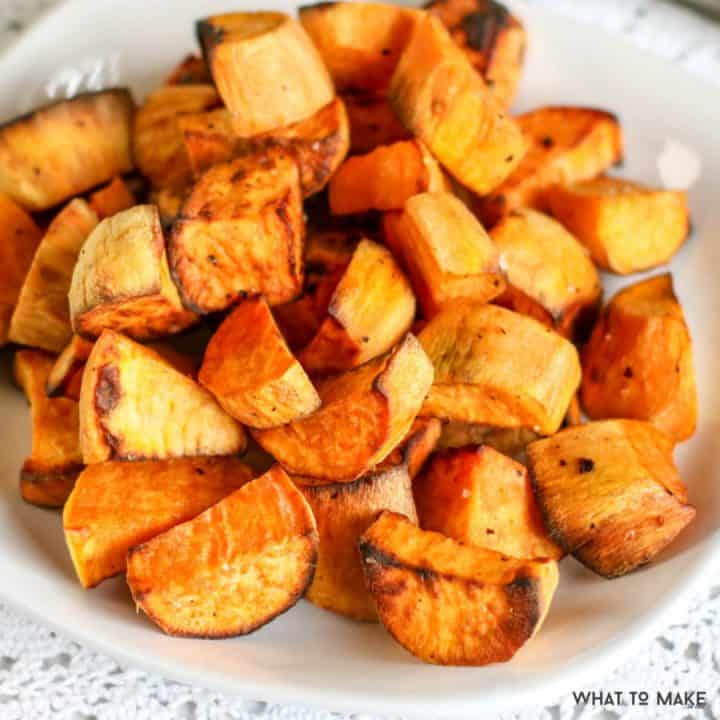 I LOVE roasted sweet potatoes but not how long they take in the oven. Check out this delicious and easy way to cook sweet potatoes in an air fryer.